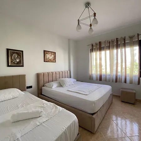 Helias Nest דירה